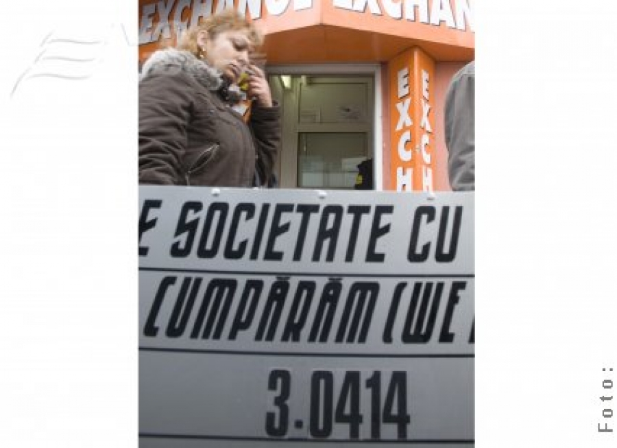 Caracatiţa schimbului valutar: Euro Finance se îmbogăţeşte, gălăţenii pierd