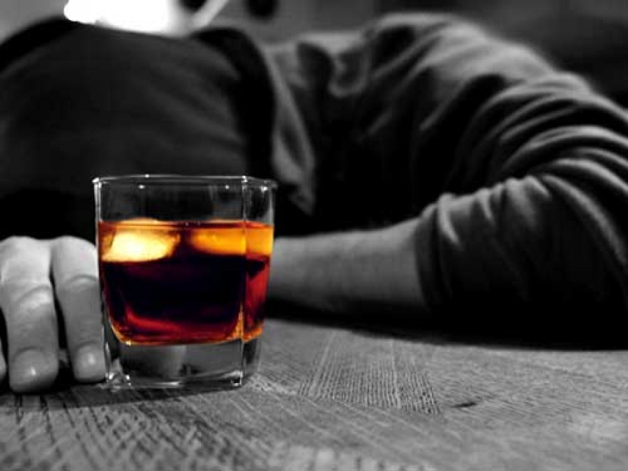 Alcoolul a făcut victime pe bandă în prima zi a anului / Un bărbat a fost ucis în bătaie