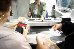 Piaţa bancară gălăţeană  - Recul al creditării de 12,6 milioane de euro!