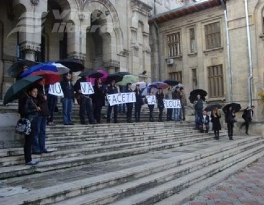 Protestul de la Galaţi al studenţilor basarabeni, pe agenda lui Emil Boc