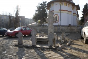 Municipalitatea face rugăciuni pentru demolare a monumentului sinistru de la Mavramol