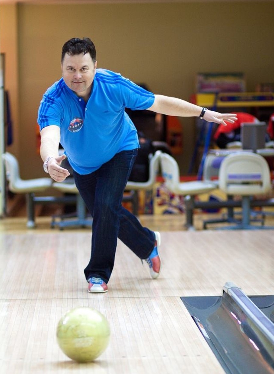 Cât costã şi unde joci BOWLING în Galaţi/ SECRETELE distracţiei care se transformă în sport de performanţă