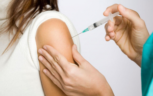Oamenii trebuie informaţi din timp despre beneficiile vaccinării