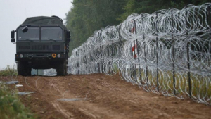 Polonia face zid la frontiera cu Belarus