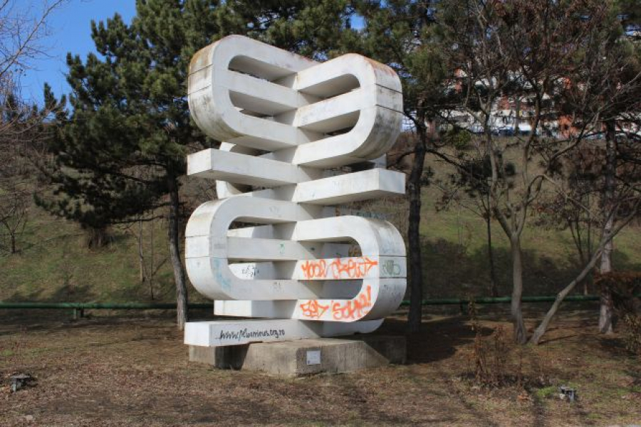 Sculpturile de pe Faleza Dunării, între ignoranţă şi huliganism (FOTO)