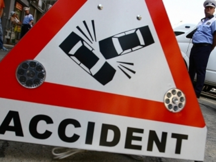 ACCIDENT RUTIER/ Bărbat lovit de o maşină într-o intersecţie din Galaţi