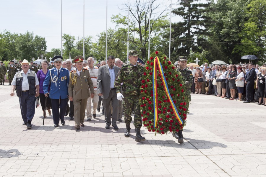 ZIUA EROILOR, comemorată de către gălăţeni (FOTO)