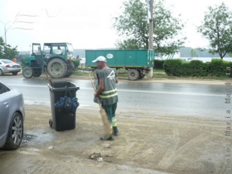 Cu nămolul sub sandale 