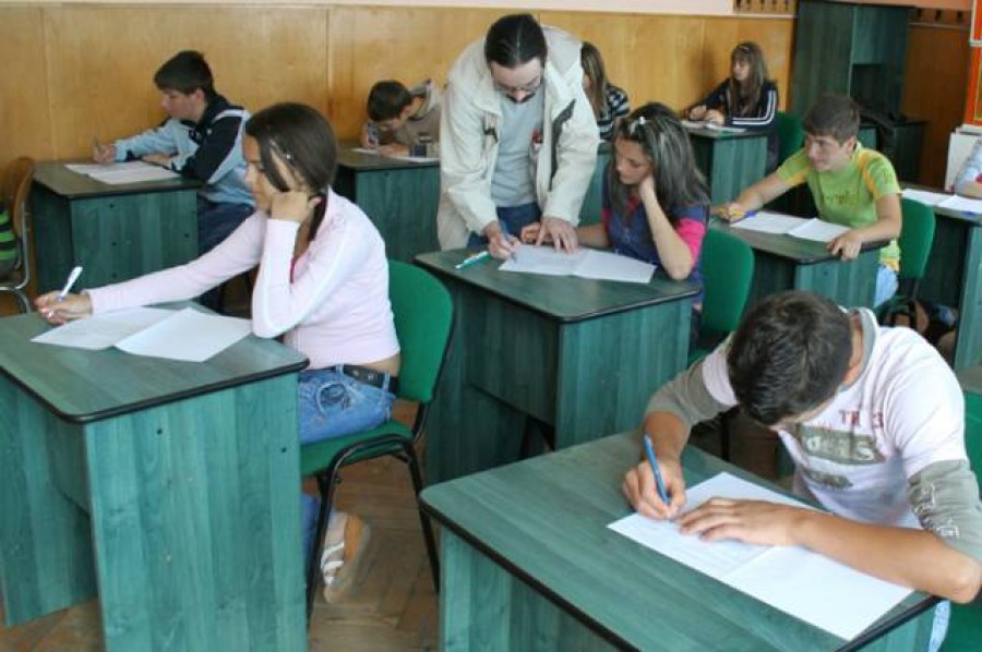 ÎNSCRIERILE la evaluarea naţională de clasa a VIII-a se fac până MIERCURI