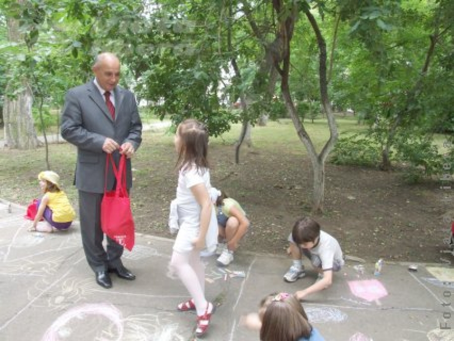 Copii, să învăţăm culorile! Politice…