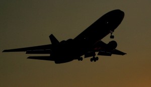 Clipe de SPAIMĂ pentru Victor Ponta şi Călin Popescu Tăriceanu: Avionul a ratat iniţial aterizarea