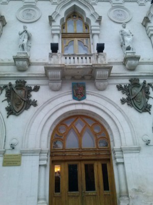 Campanie VL &quot;Monumentele Galaţiului&quot;: Marmură de Carrara dată cu var!