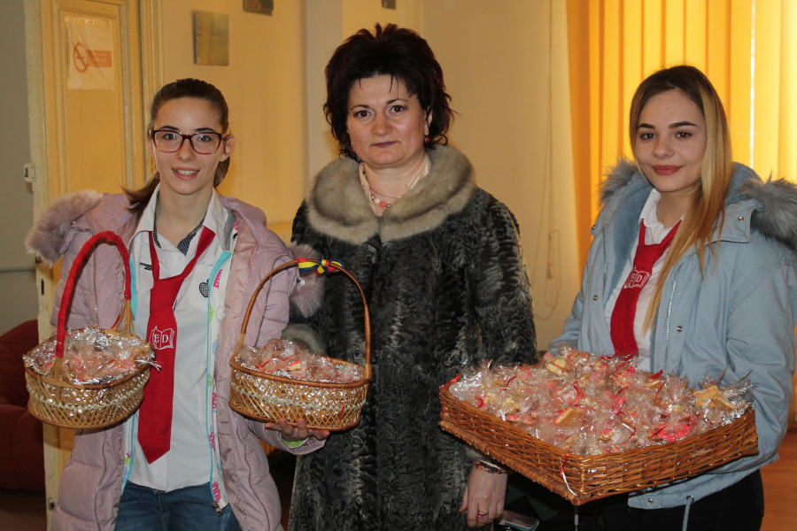 Mărţişoare dulci de la Colegiul de Industrie Alimentară Elena Doamna