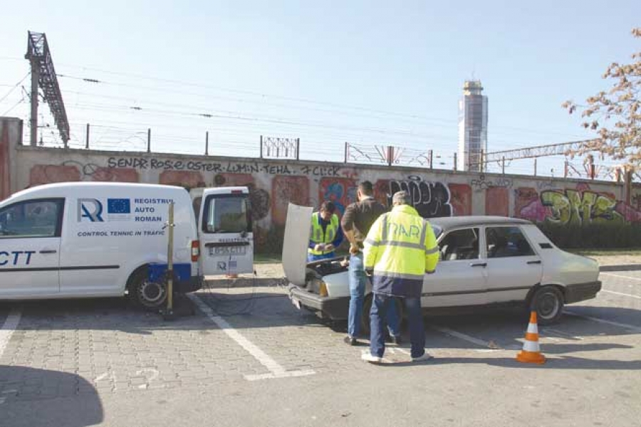 Traficul din Galaţi, bântuit de maşini defecte