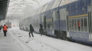 Circulaţia feroviară se desfăşoară în condiţii de iarnă. Nu există linii închise şi nici trenuri blocate
