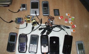 A doua acţiune &quot;avocatul&quot;. 12 telefoane mobile confiscate din penitenciarul Galaţi în urma percheziţiilor poliţiştilor din Alba 