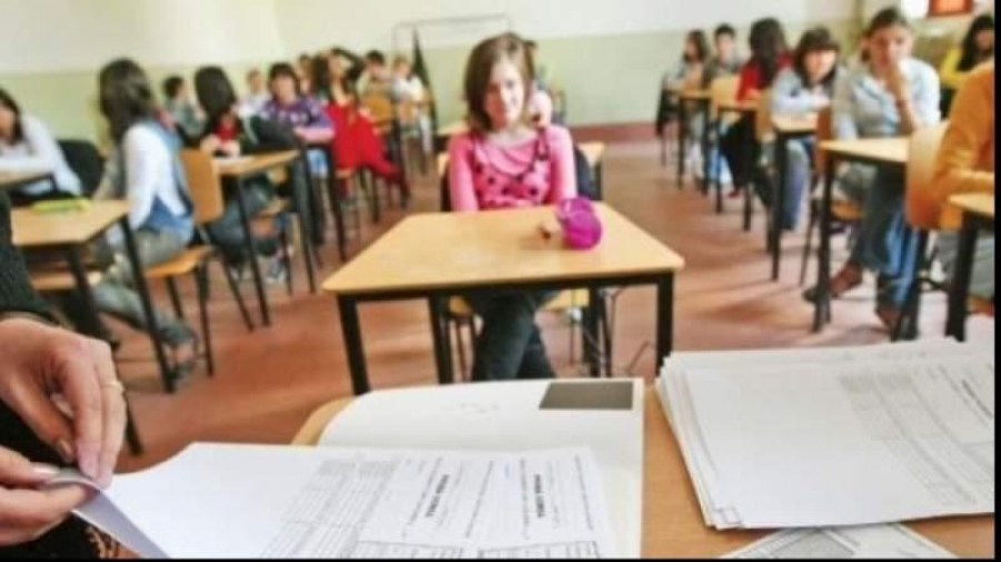 Jumătate dintre elevi au luat note peste 5,00 la simularea Evaluării