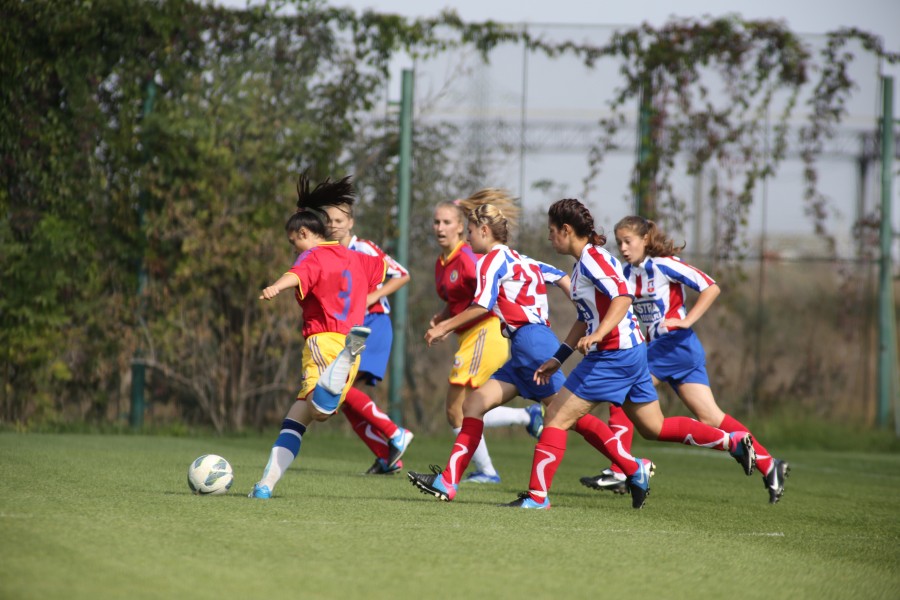 Echipa de fotbal feminin a Oţelului a învins liderul