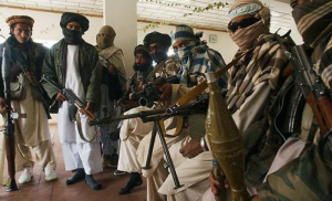 Talibanii au recucerit încă două districte din Afganistan