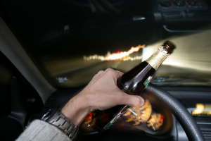 În stare de beție extremă, la volan