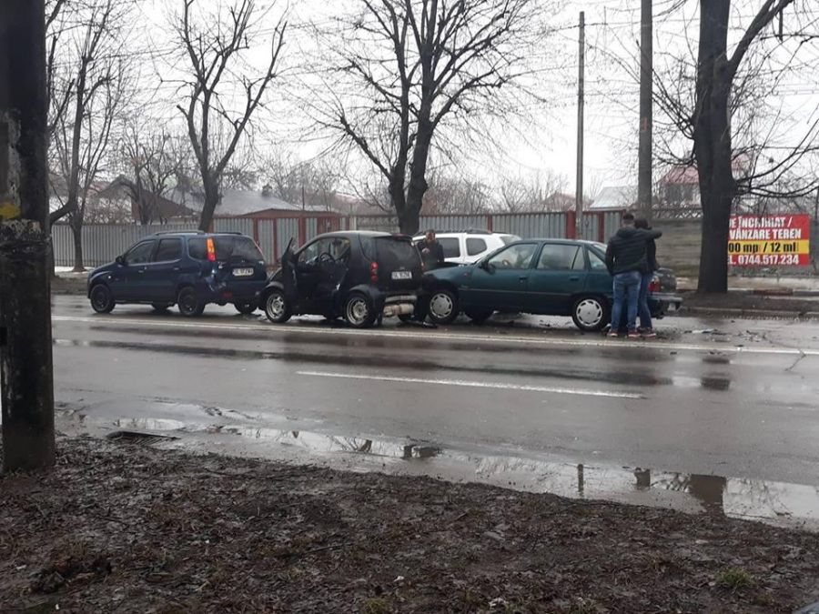 Cinci răniţi, în două accidente rutiere