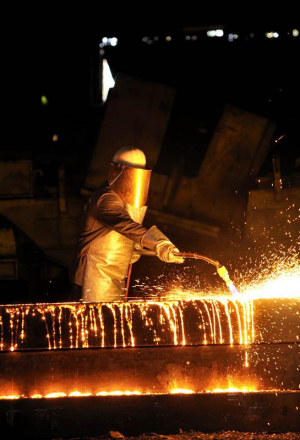 ArcelorMittal achiziţionează cea mai mare oţelărie din Europa!