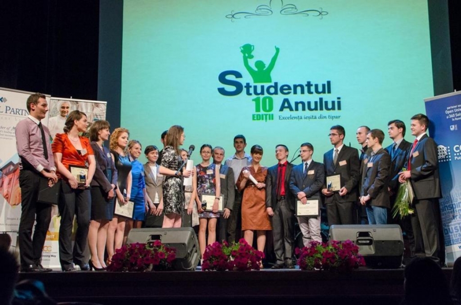 „Studentul anului 2015” - în ce constă concursul şi ce PREMIU se poate CÂŞTIGA