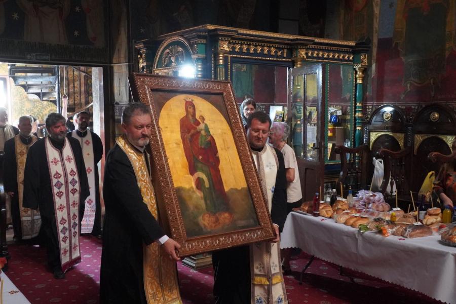 Credincioșii gălățeni s-au închinat la Icoana Maicii Domnului ”Prodromița”