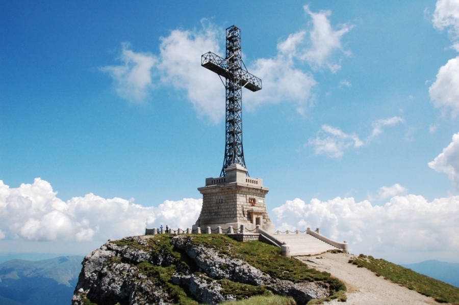 Cât COSTĂ o evadare în munţi, pe Valea Prahovei