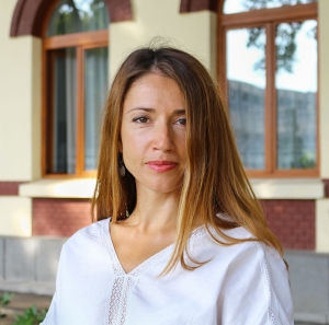 INTERVIU. O profesoară de la CNVA, ”cavaler” al limbii române. ”Vreau să fiu pentru elevi profesorul pe care eu mi-aş dori să-l am”
