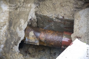 O conductă de apă rece s-a spart în Mazepa