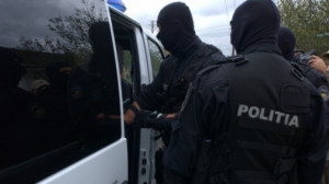 Percheziţii la Galaţi/ Infractori periculoşi, bănuiţi de jaf prin metoda „Accidentul”