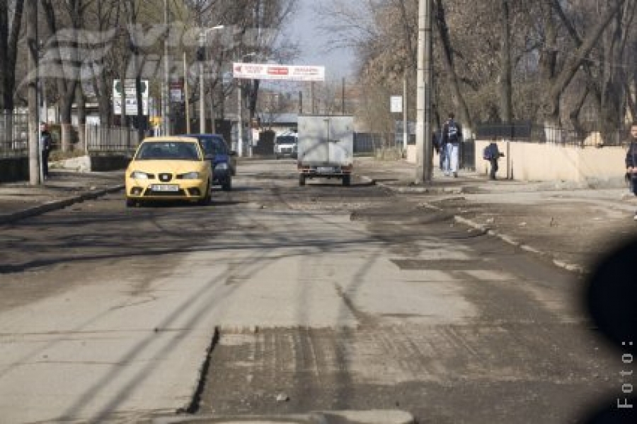 Doar două străzi vor fi asfaltate