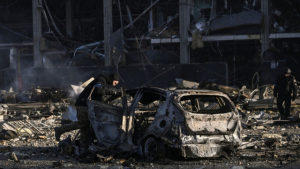 Atac lângă Lugansk, soldat cu patru morți, din care doi copii. Guvernatorul regiunii acuză Rusia de folosirea unor bombe cu fosfor