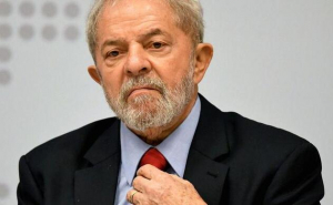 Când îți stă capu` la dușul brazilian, e posibil să fii ca Lula