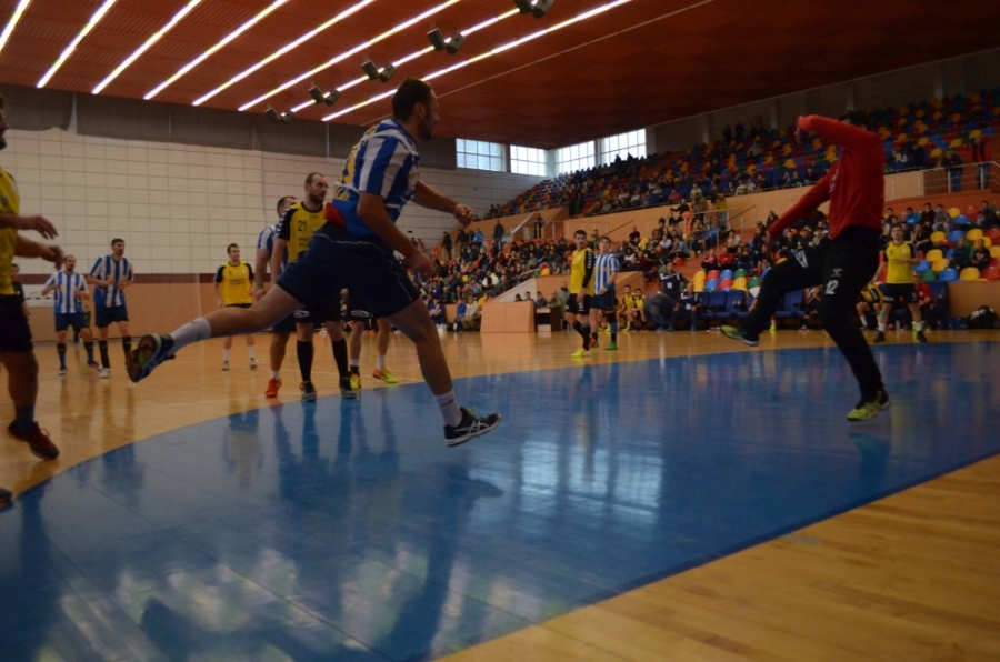 Început de weekend cu MECIURI de handbal, volei şi hochei