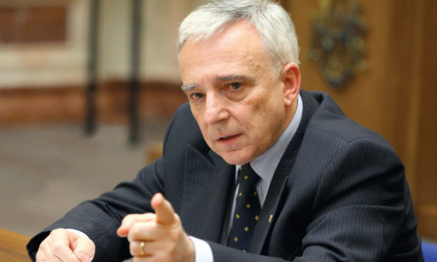 Mugur Isărescu acuză ”un atac jalnic asupra BNR”