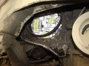 Autoturism „întărit” cu ţigarete de contrabandă