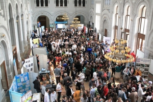Mii de elevi participă la TÂRGUL de Oferte Educaţionale 2016