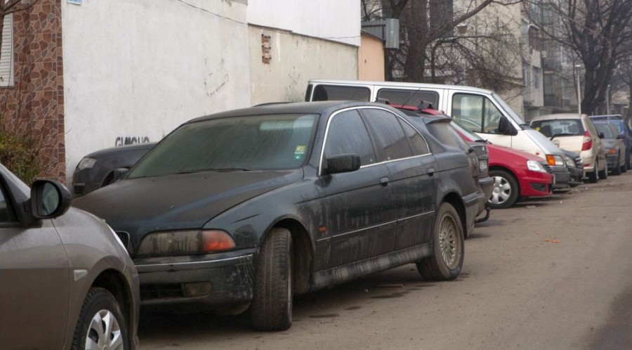 Galaţiul, oraş sufocat! Maşini cu duiumul, locuri de parcare limitate