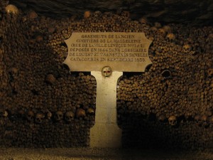 Să învăţăm de la alţii/ Turismul &quot;morţii&quot; din subteranul Parisului (VIDEO)