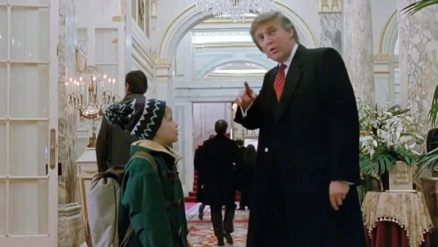 Regizorul filmelor „Singur acasă” se teme să elimine scena cu Trump