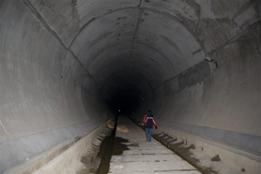 Tunelul feroviar Fileşti nu este gata nici după 15 ani