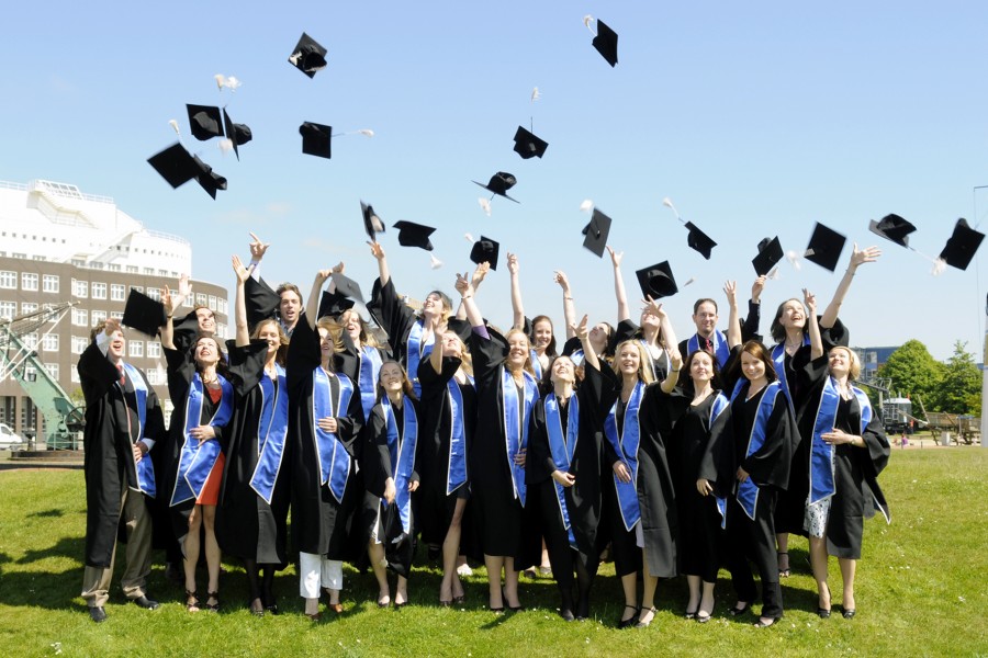 Ce trebuie să ştii dacă vrei să dai la facultate în străinătate