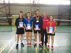 Gălăţenii, vicecampioni şi medaliaţi la „Cupa României” la BADMINTON