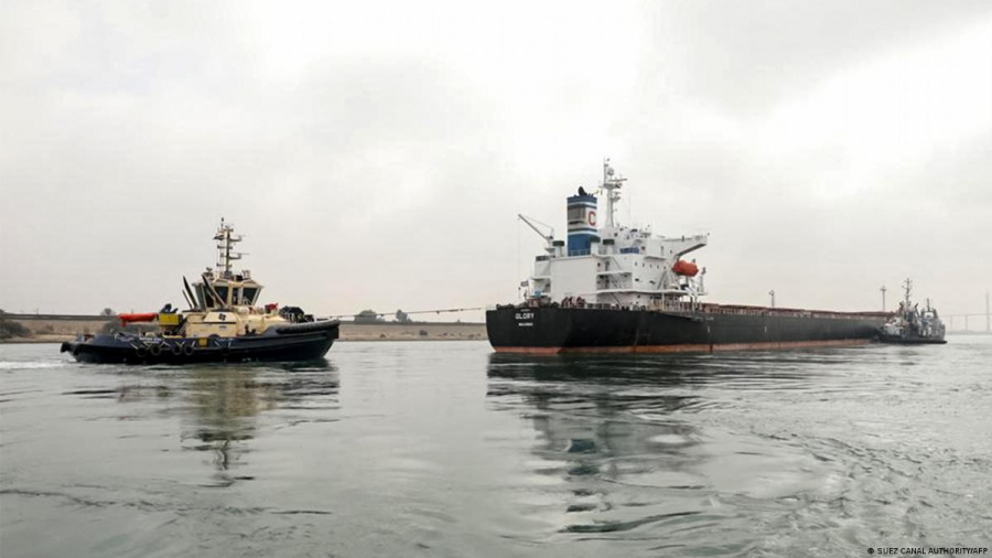 Navă ucraineană eșuată în Canalul Suez