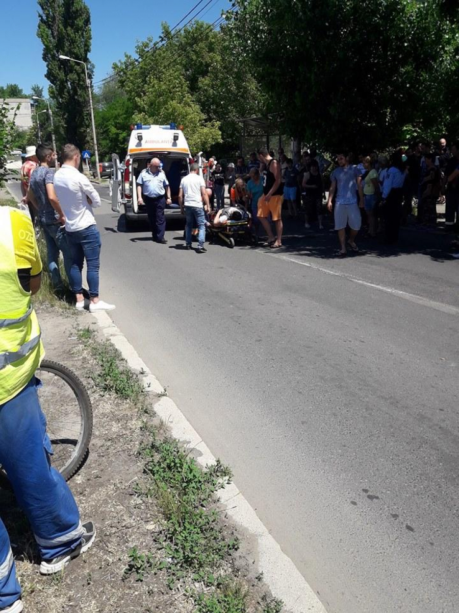 Adolescent grăbit, lovit de maşină