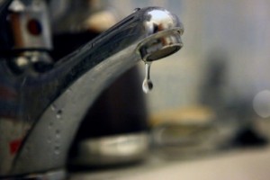 CINCI BLOCURI din Micro 16 rămân, marţi, FĂRĂ APĂ POTABILĂ