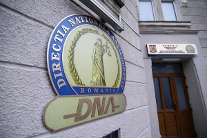 DNA, la Apele Române * Percheziții