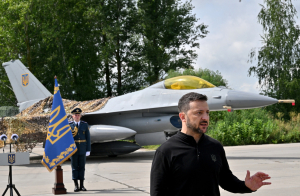 Șeful forțelor aeriene din Ucraina, demis după prăbușirea unui avion F-16